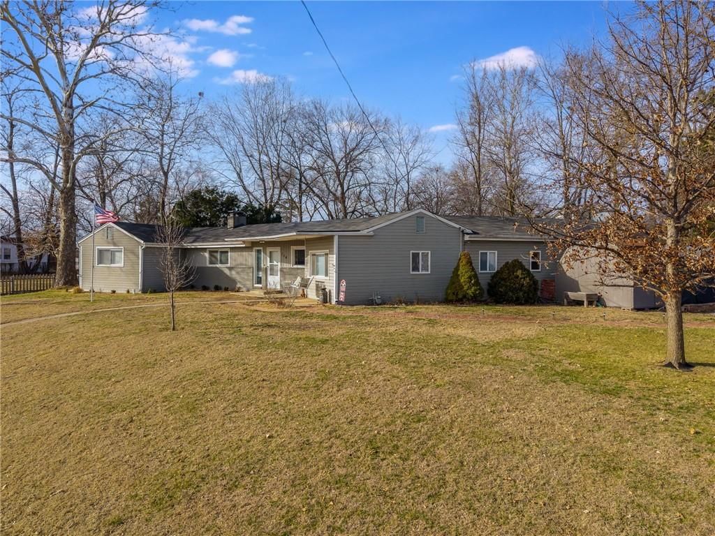704 W Frost Street — photo 3