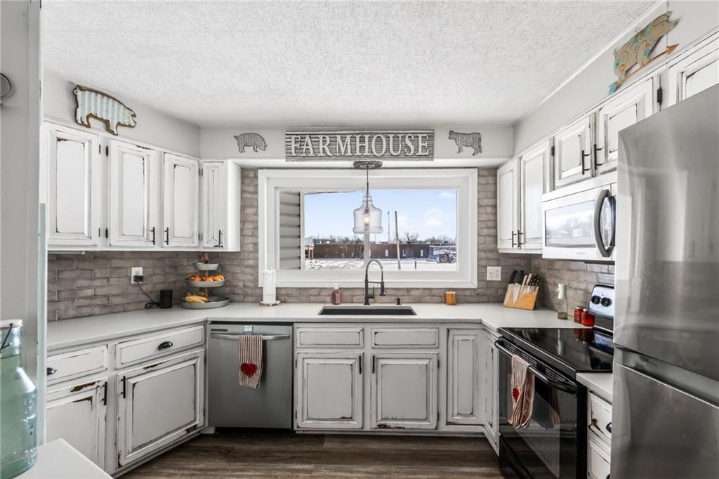 704 W Frost Street — photo 10