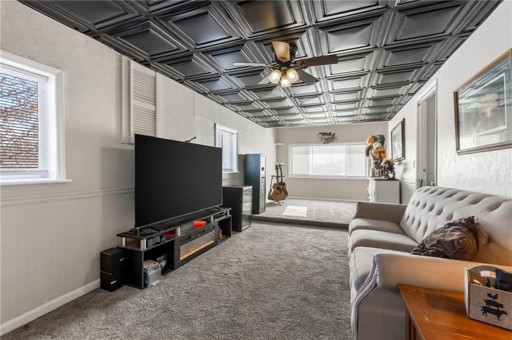 704 W Frost Street — photo 12