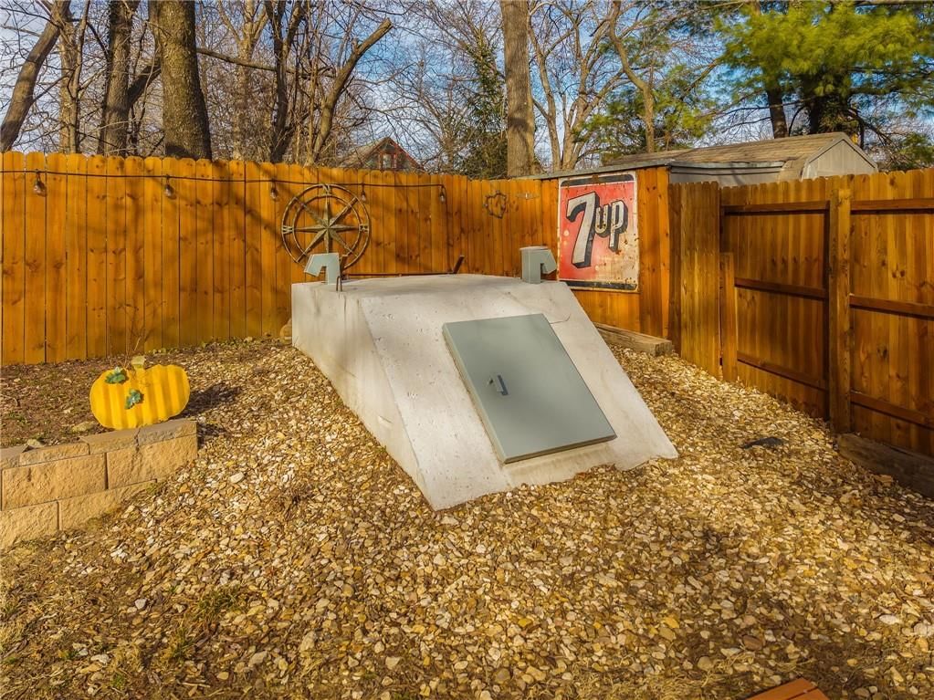 704 W Frost Street — photo 29