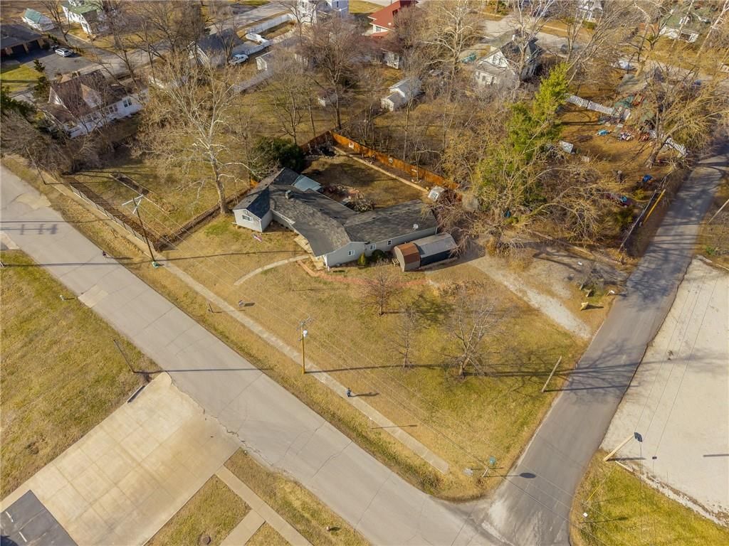 704 W Frost Street — photo 35