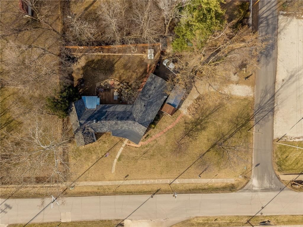 704 W Frost Street — photo 37