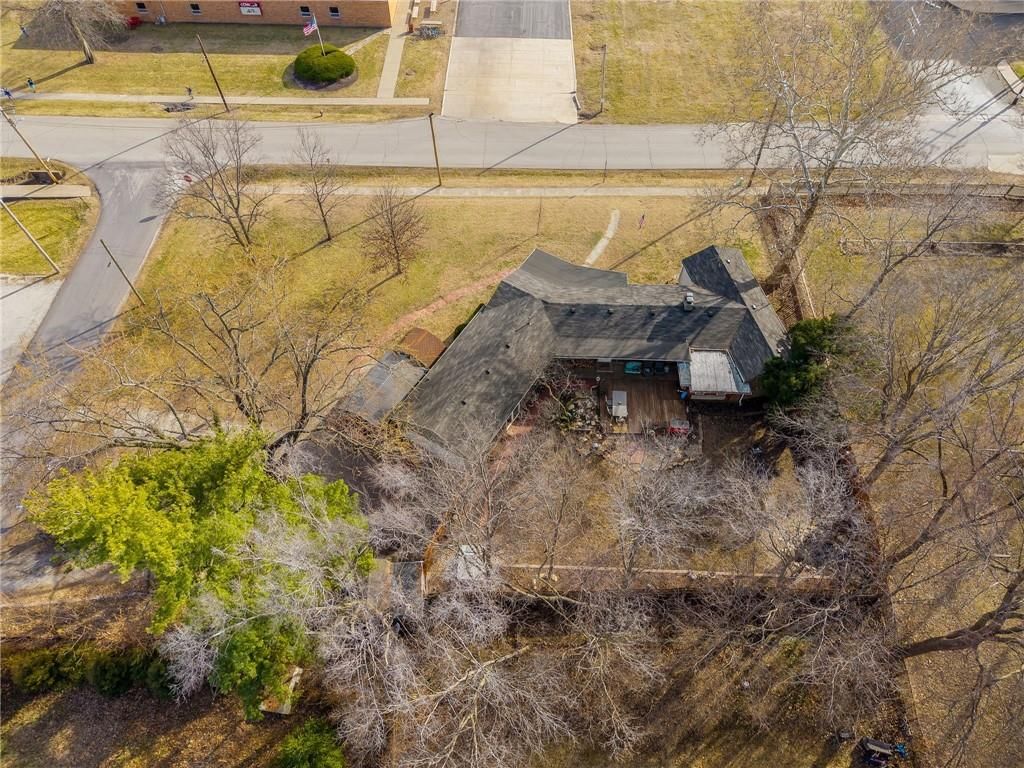704 W Frost Street — photo 40