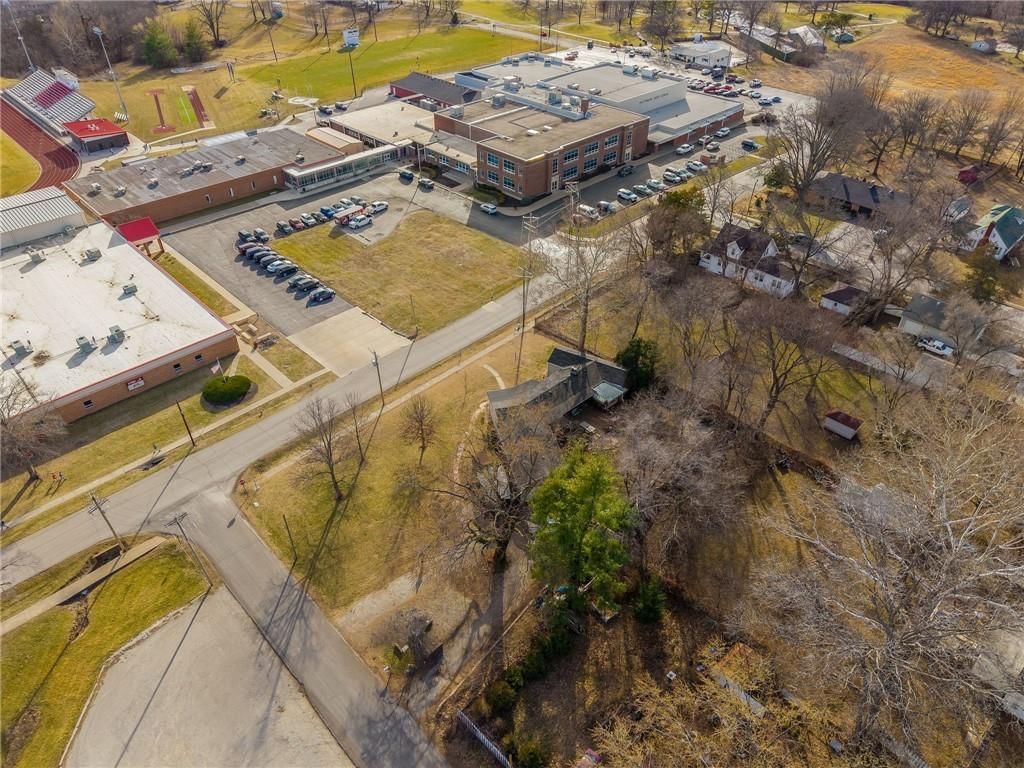 704 W Frost Street — photo 41