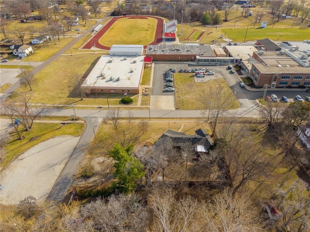 704 W Frost Street — photo 42