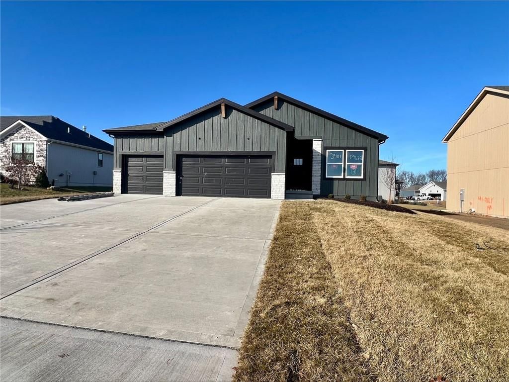 19622 Barstow Street, Spring Hill, KS