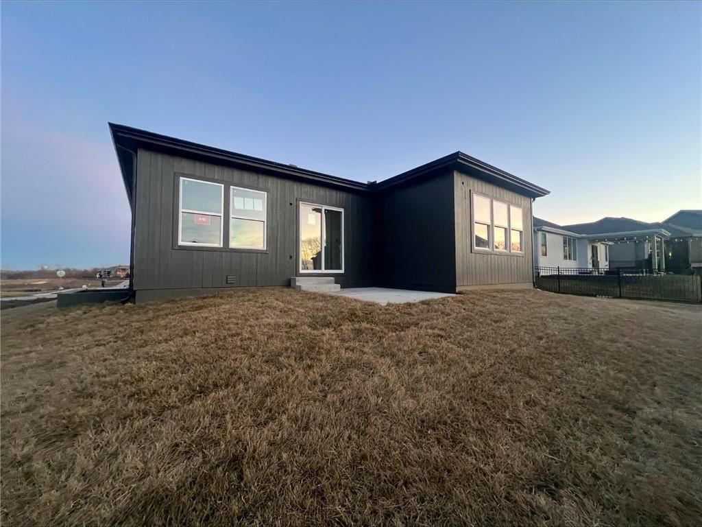 19622 Barstow Street — photo 3
