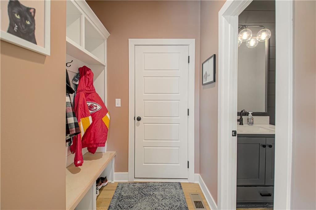 1829 Green Meadow Drive — photo 15