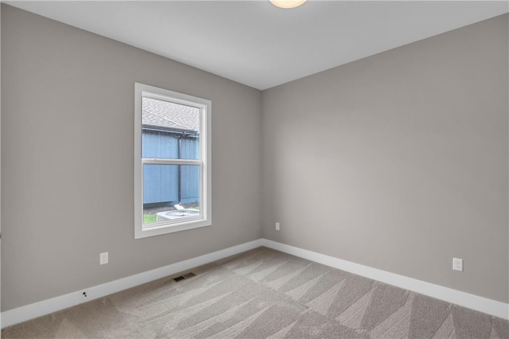 19326 Skyview Lane — photo 32