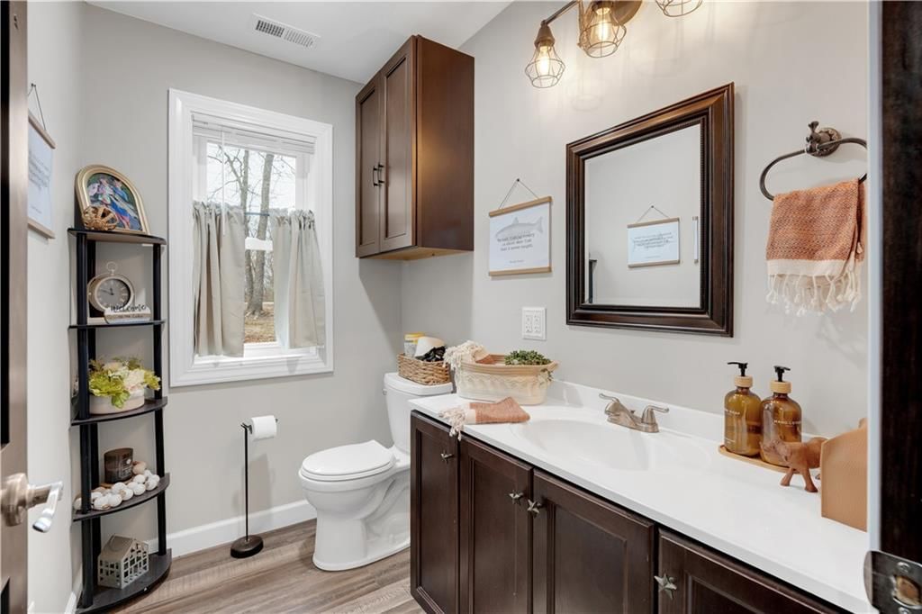 26192 Georgetown Avenue — photo 35