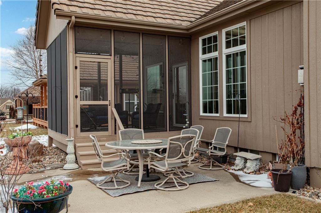 4304 NE Park Springs Drive — photo 37