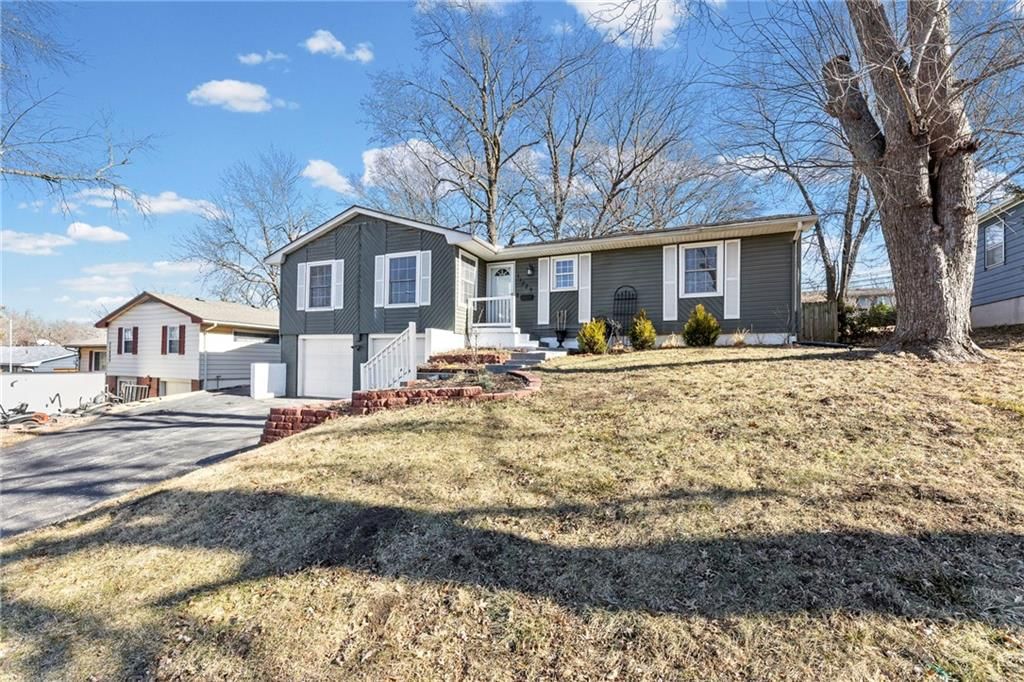 11229 Norton Avenue — photo 2