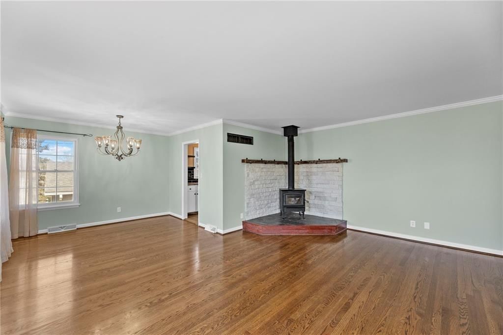 11229 Norton Avenue — photo 5