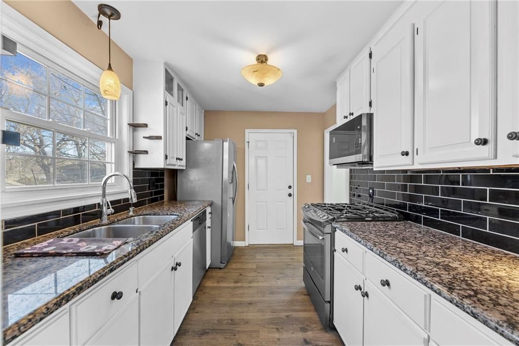 11229 Norton Avenue — photo 11