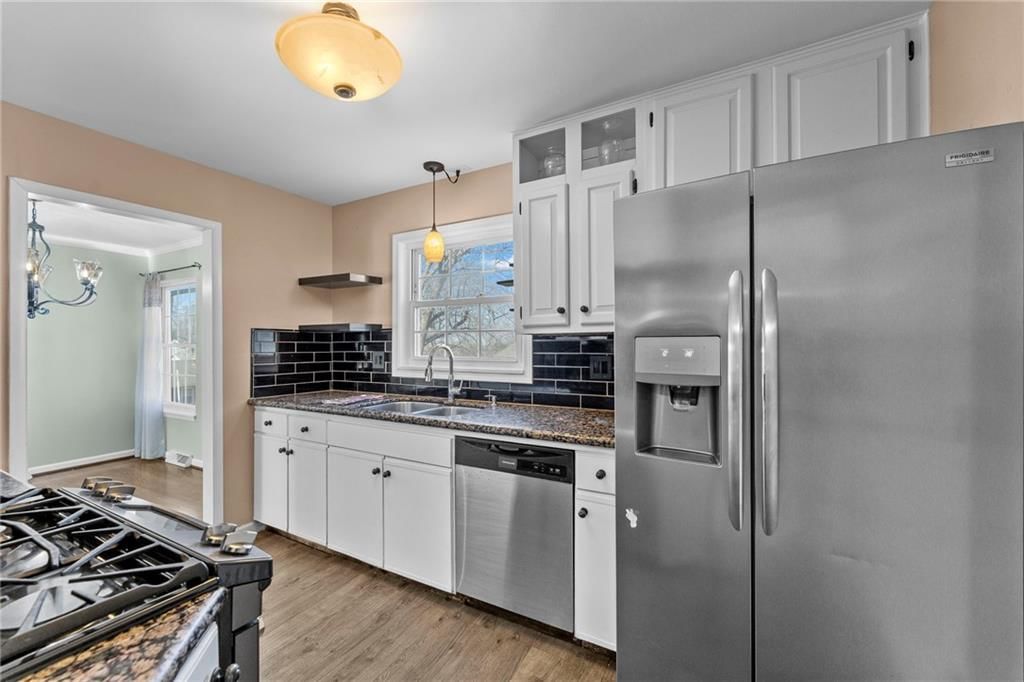 11229 Norton Avenue — photo 12