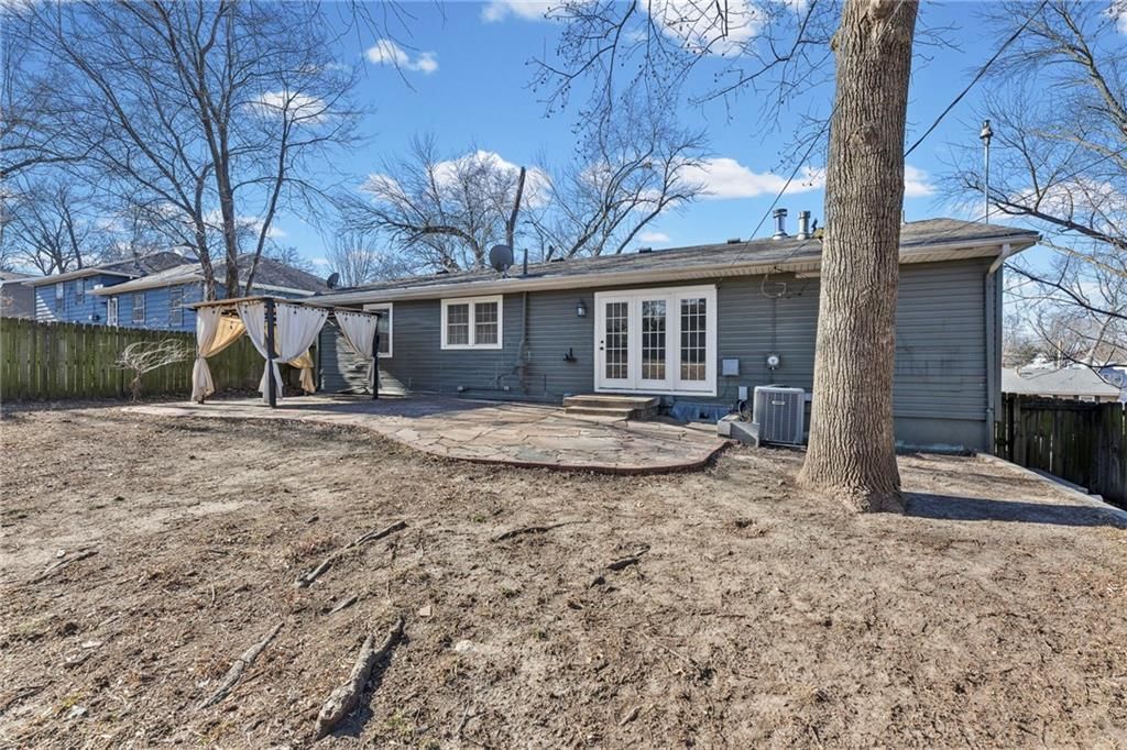 11229 Norton Avenue — photo 31