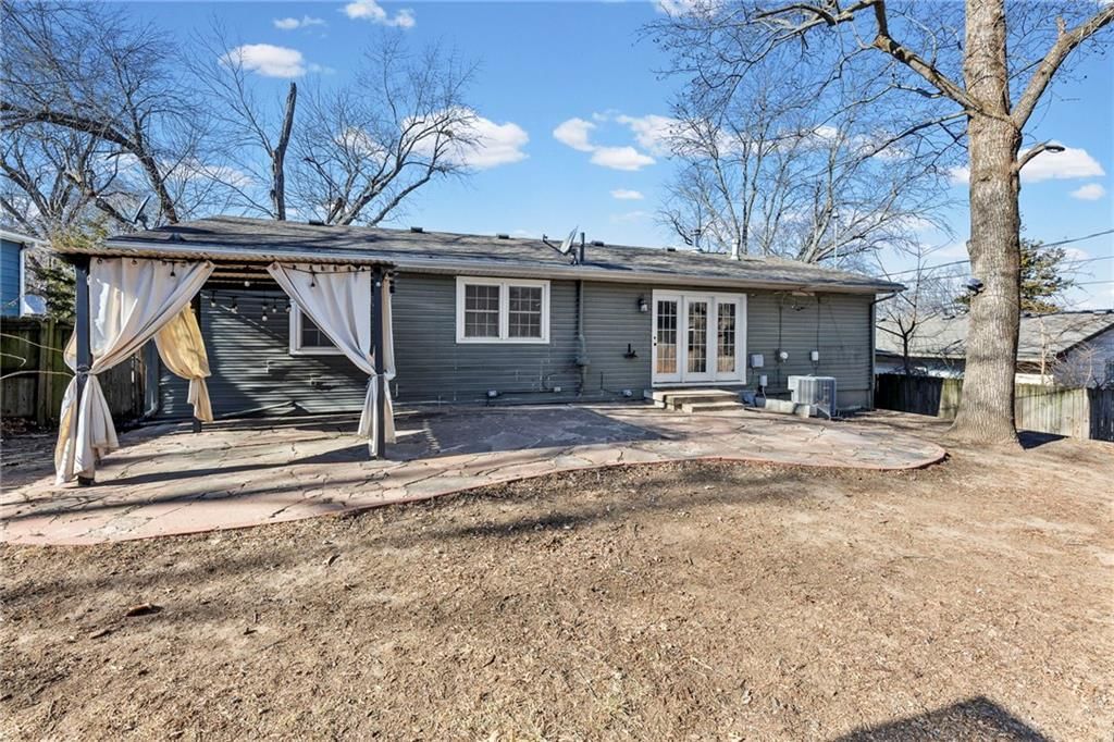 11229 Norton Avenue — photo 32