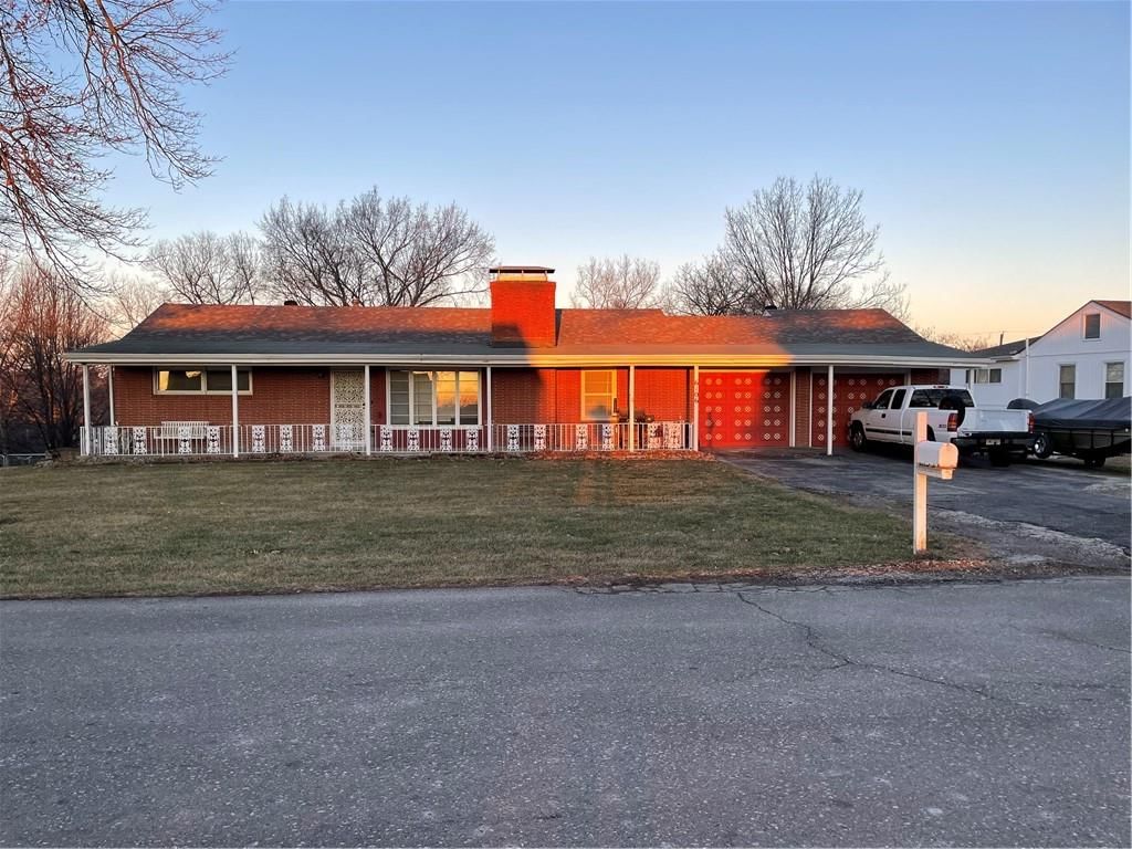 6106 N Lenox Avenue, Kansas City, MO