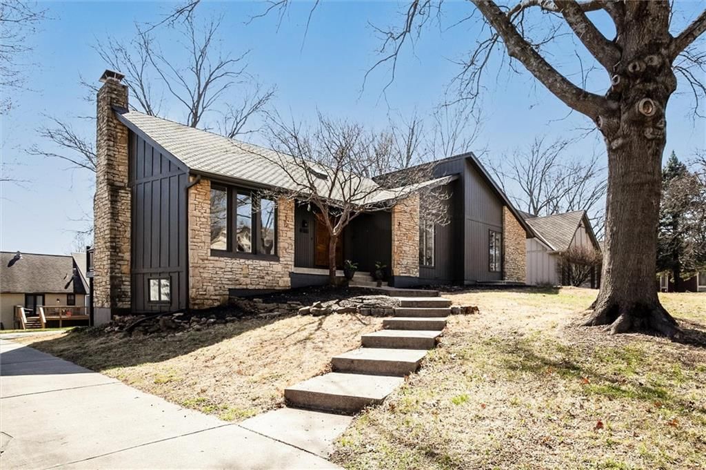 211 NW Juniper Street — photo 2