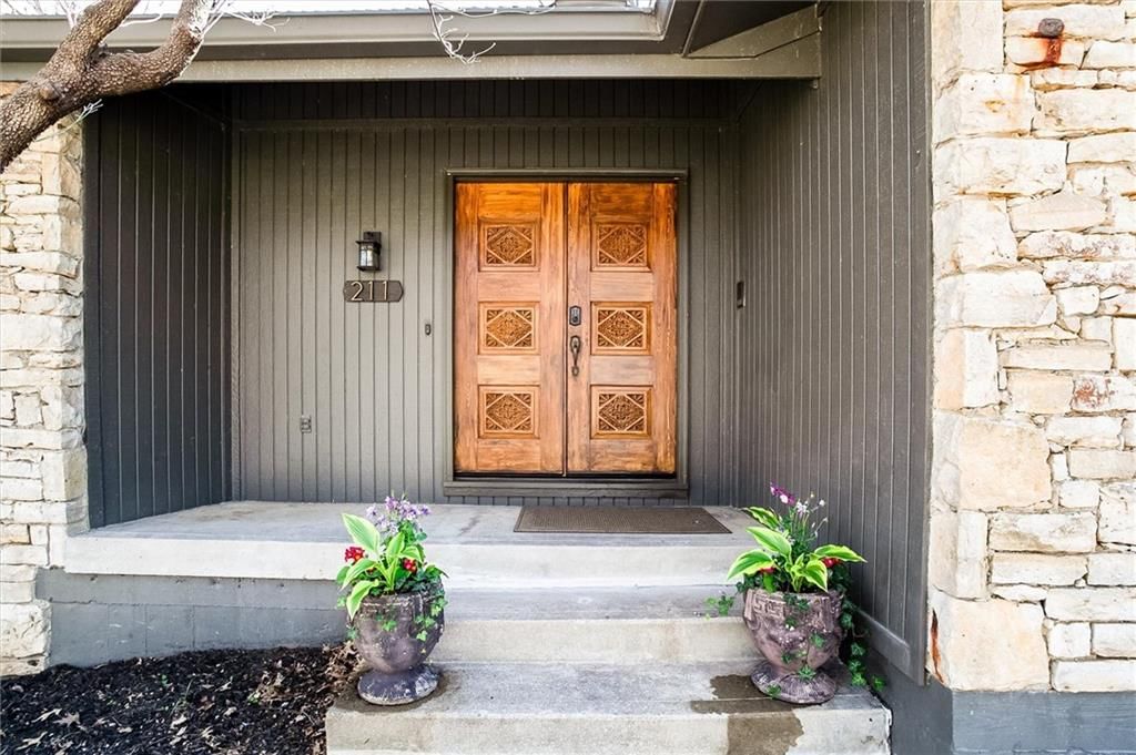 211 NW Juniper Street — photo 4