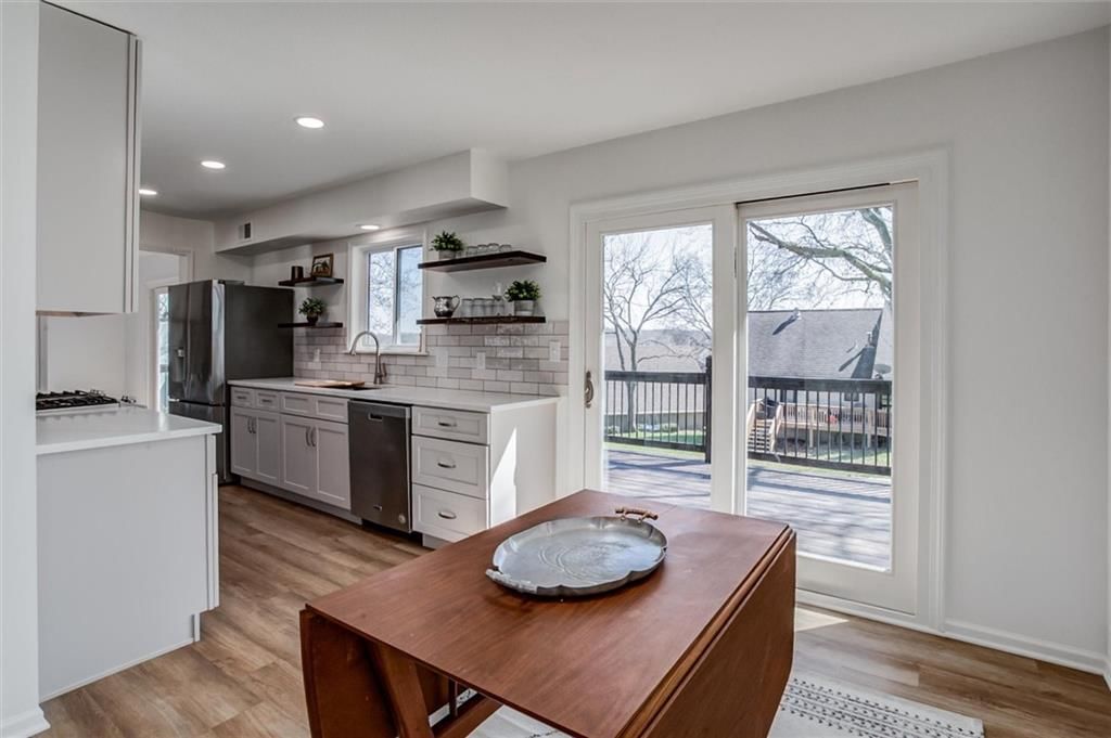 211 NW Juniper Street — photo 8