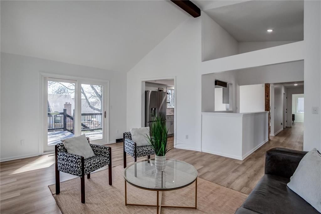 211 NW Juniper Street — photo 11