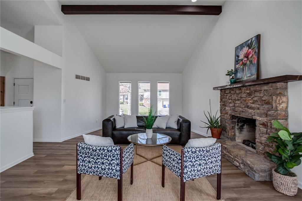 211 NW Juniper Street — photo 12