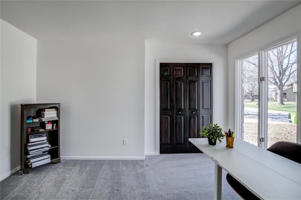 211 NW Juniper Street — photo 18