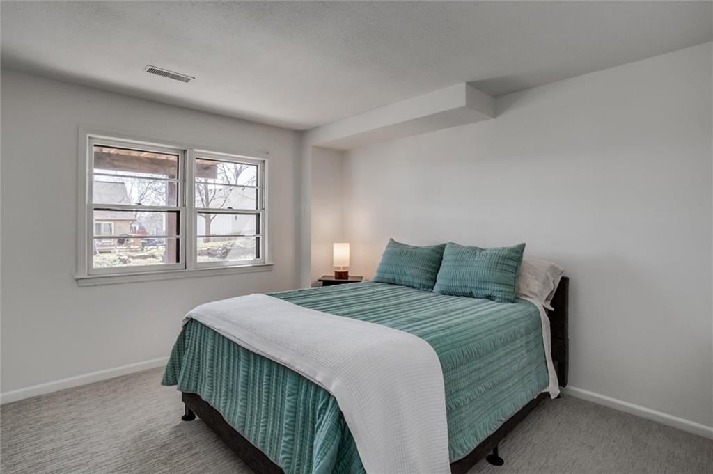 211 NW Juniper Street — photo 23