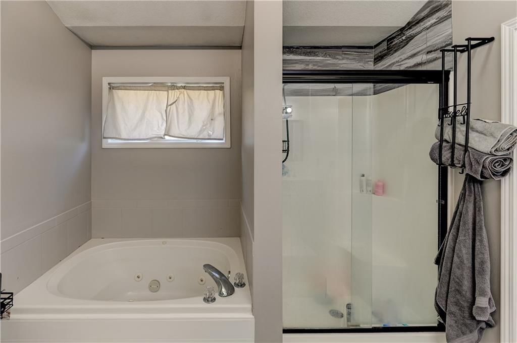 1005 NE Scenic Court — photo 16