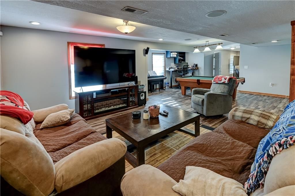 1005 NE Scenic Court — photo 25