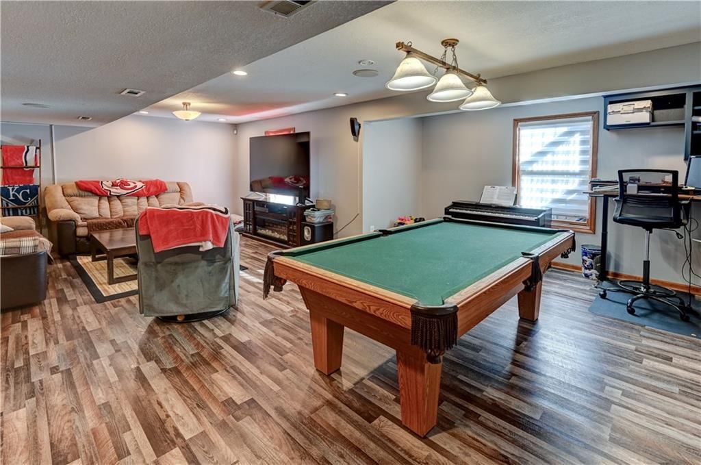 1005 NE Scenic Court — photo 28