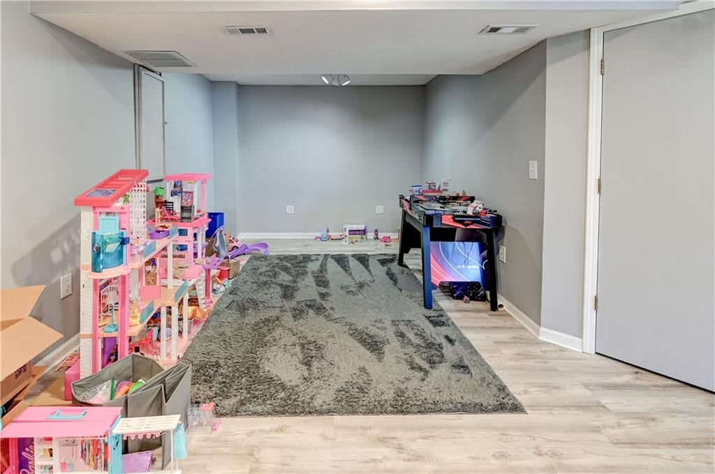 1005 NE Scenic Court — photo 32