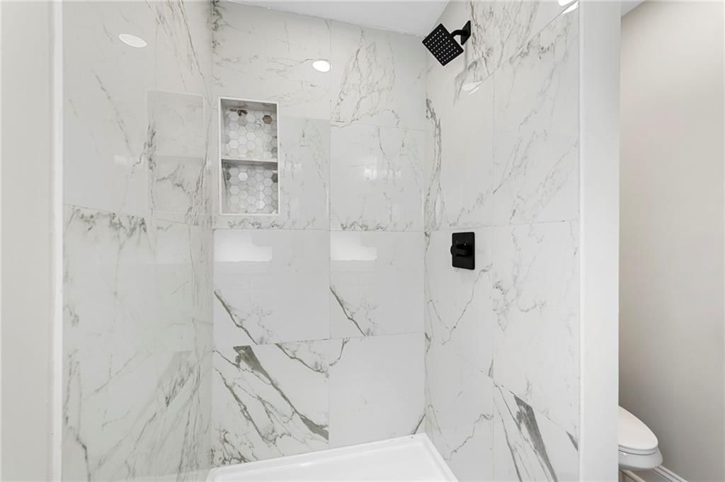 4016 N Jackson Avenue — photo 11