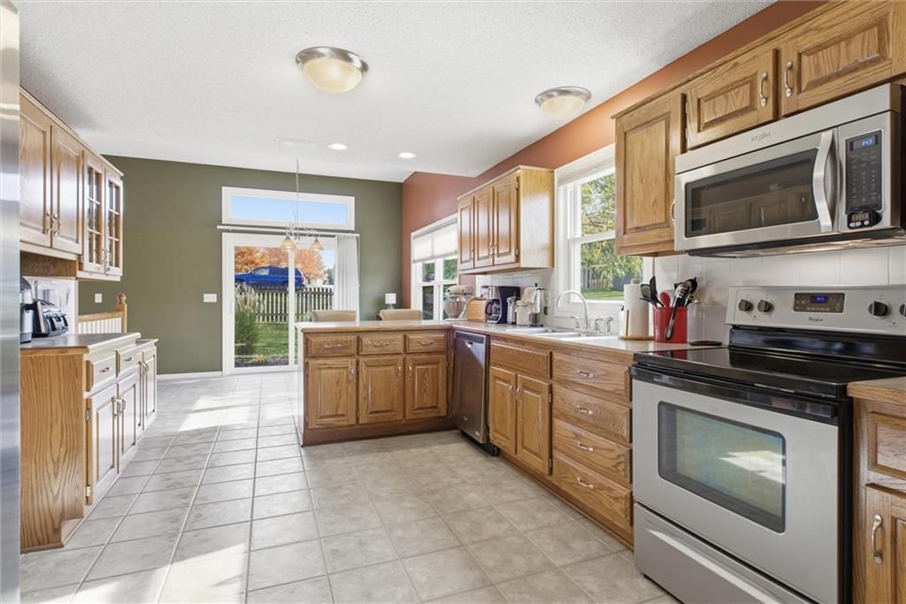 1009 SW Blazing Star Drive — photo 5
