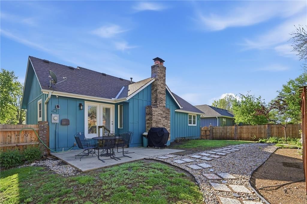 308 SE Colony Drive — photo 4