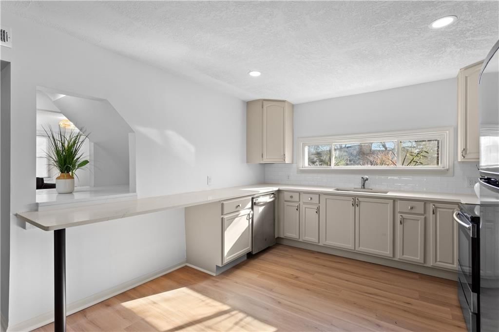 828 E 82nd Street — photo 14