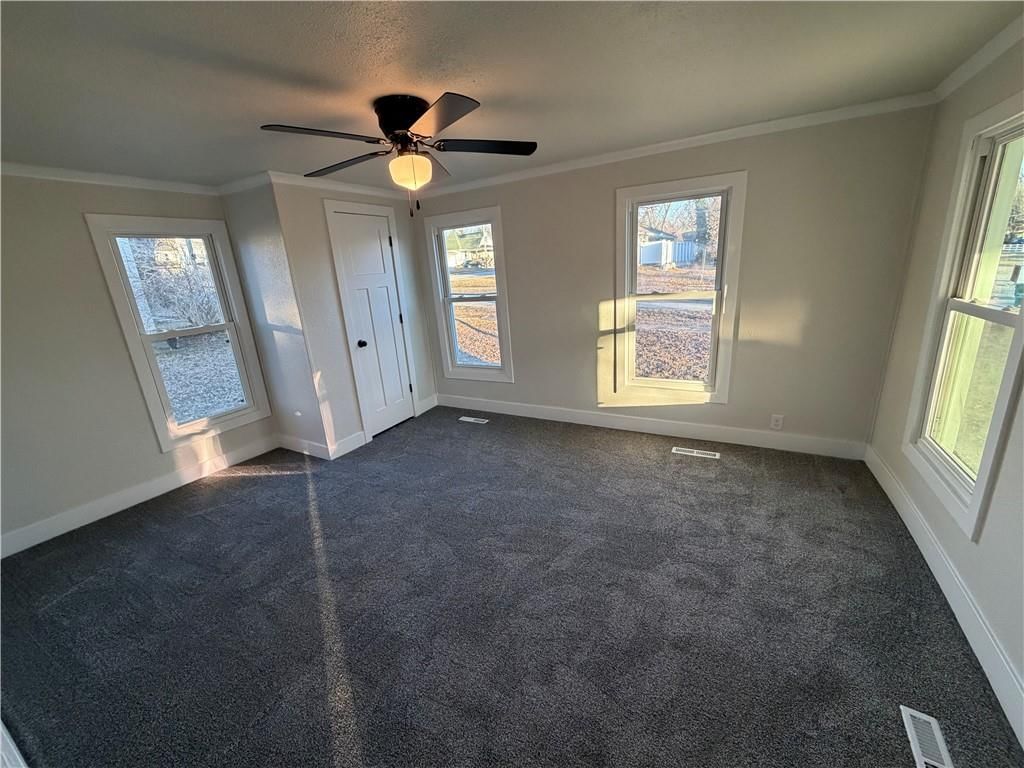 409 W Ohio Street — photo 19