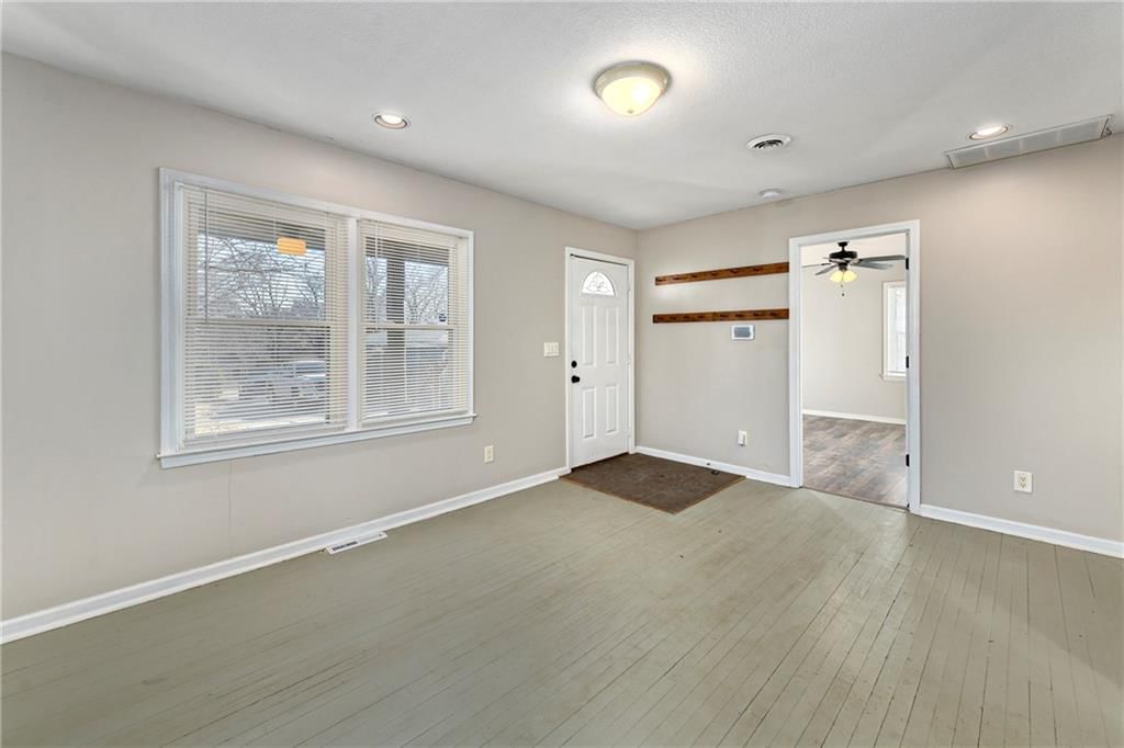 528 S Crane Street — photo 5