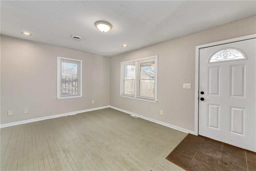 528 S Crane Street — photo 6