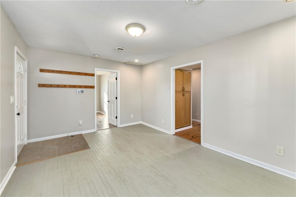 528 S Crane Street — photo 7