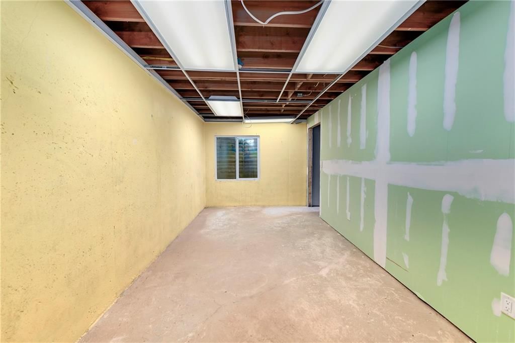 528 S Crane Street — photo 28