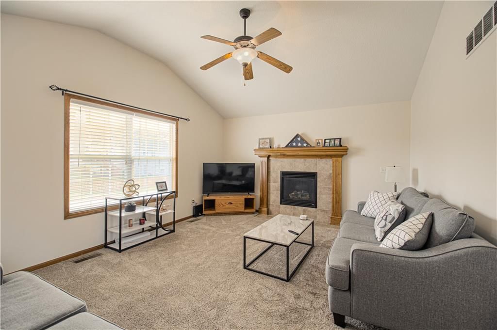 1204 SW Cross Creek Drive — photo 4