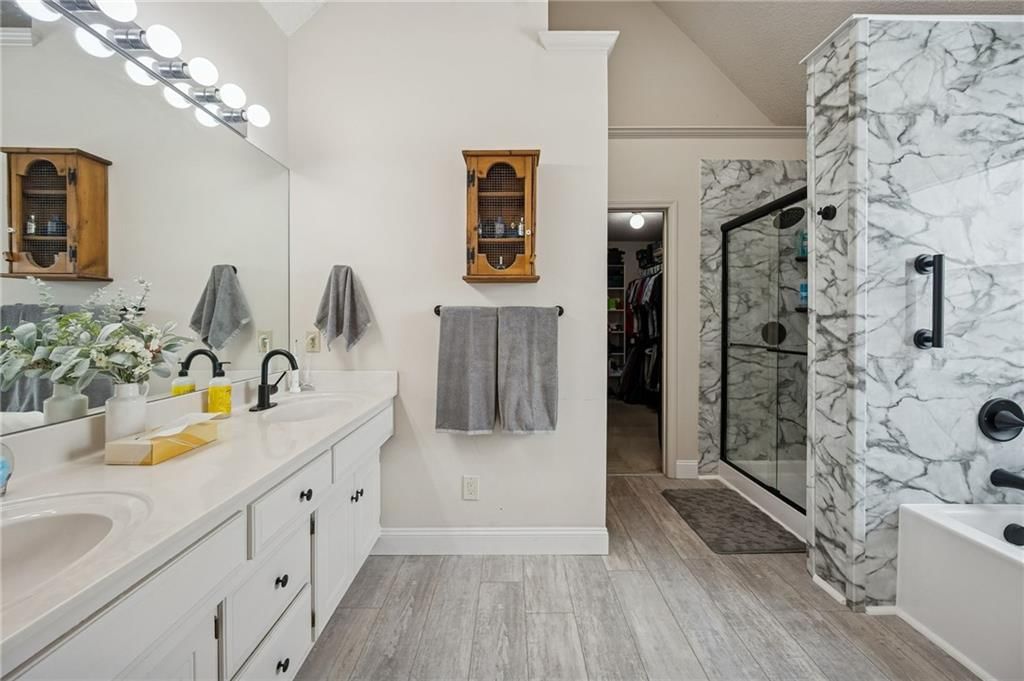 2120 S Lindenwood Drive — photo 11