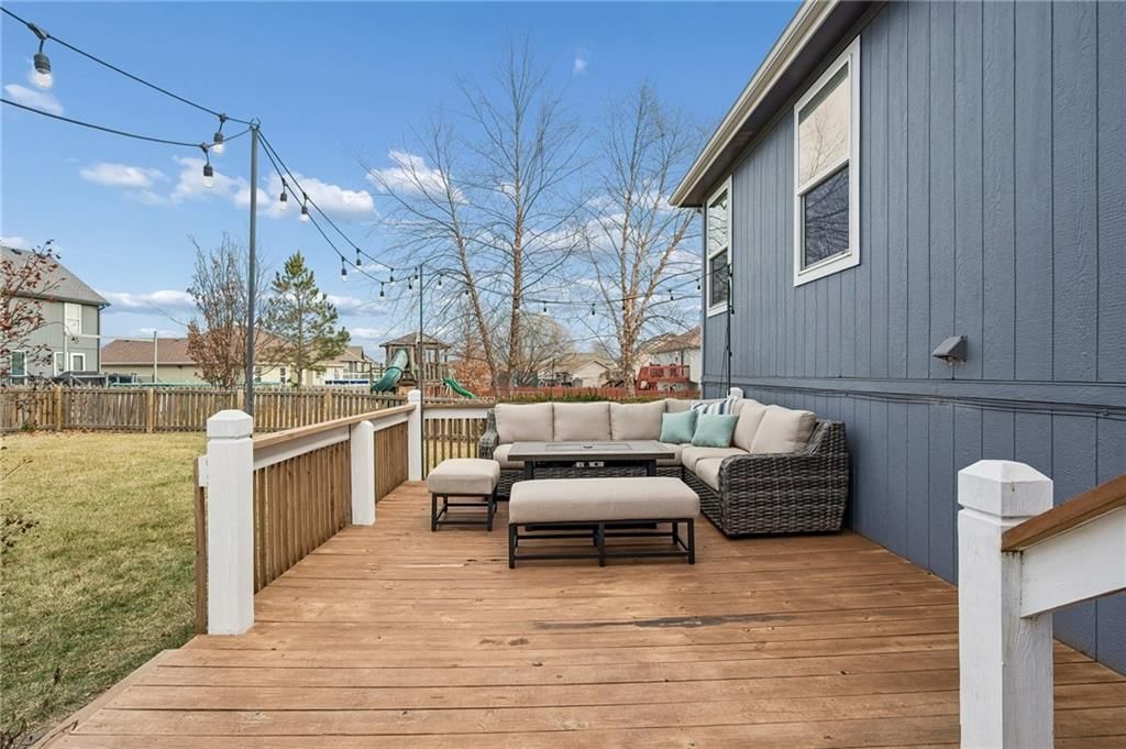 1102 Melody Court — photo 36