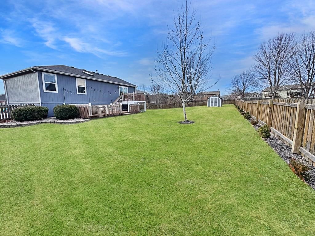 1102 Melody Court — photo 40