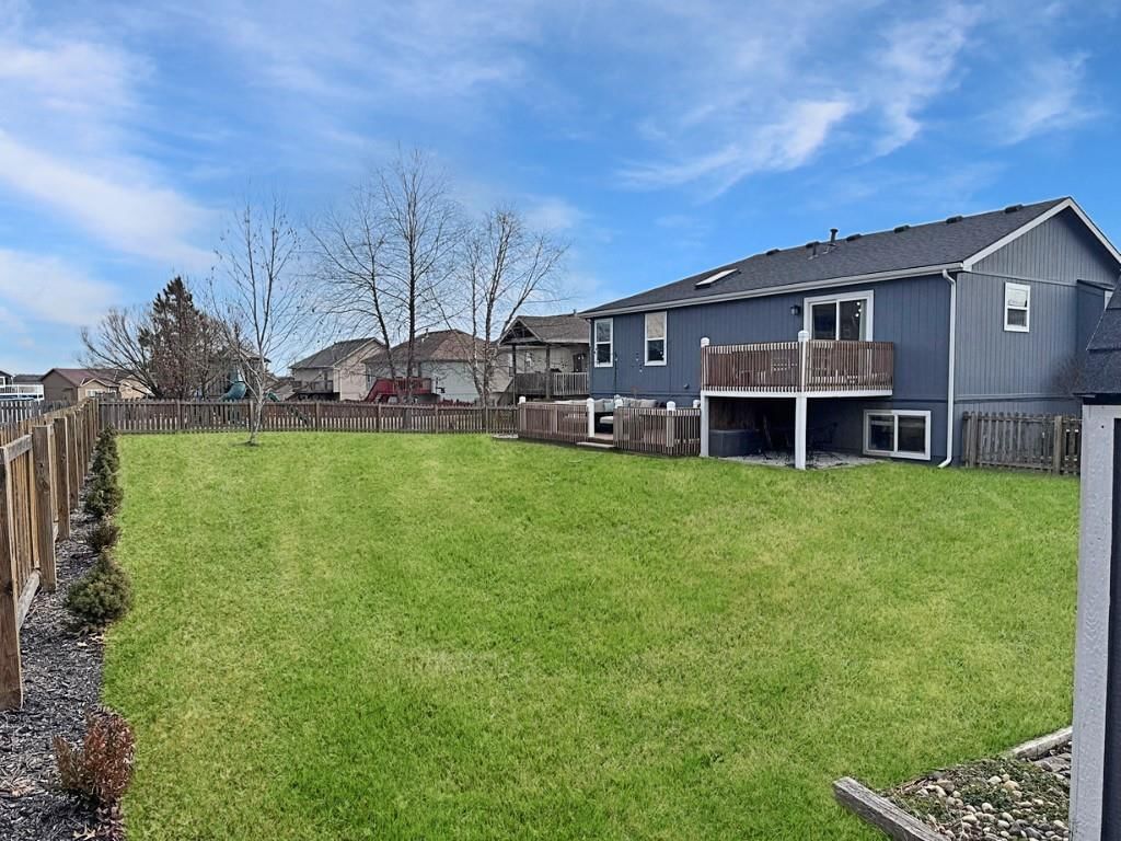 1102 Melody Court — photo 41