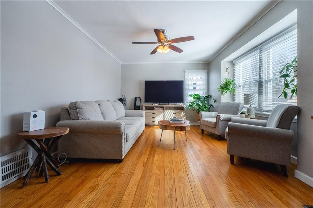 3310 S Maywood Avenue — photo 4