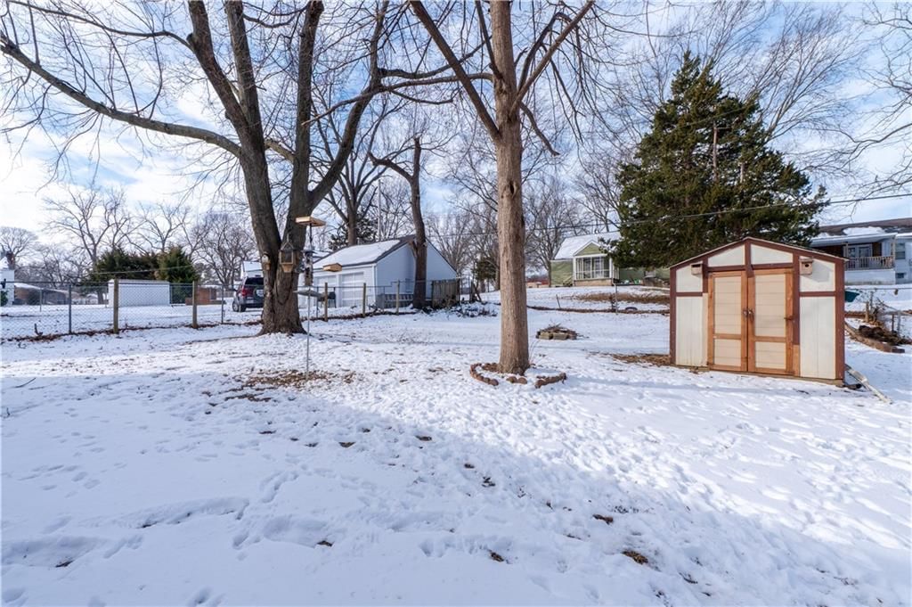 3310 S Maywood Avenue — photo 15
