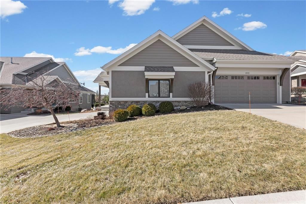 11576 S Waterford Drive, Olathe, KS